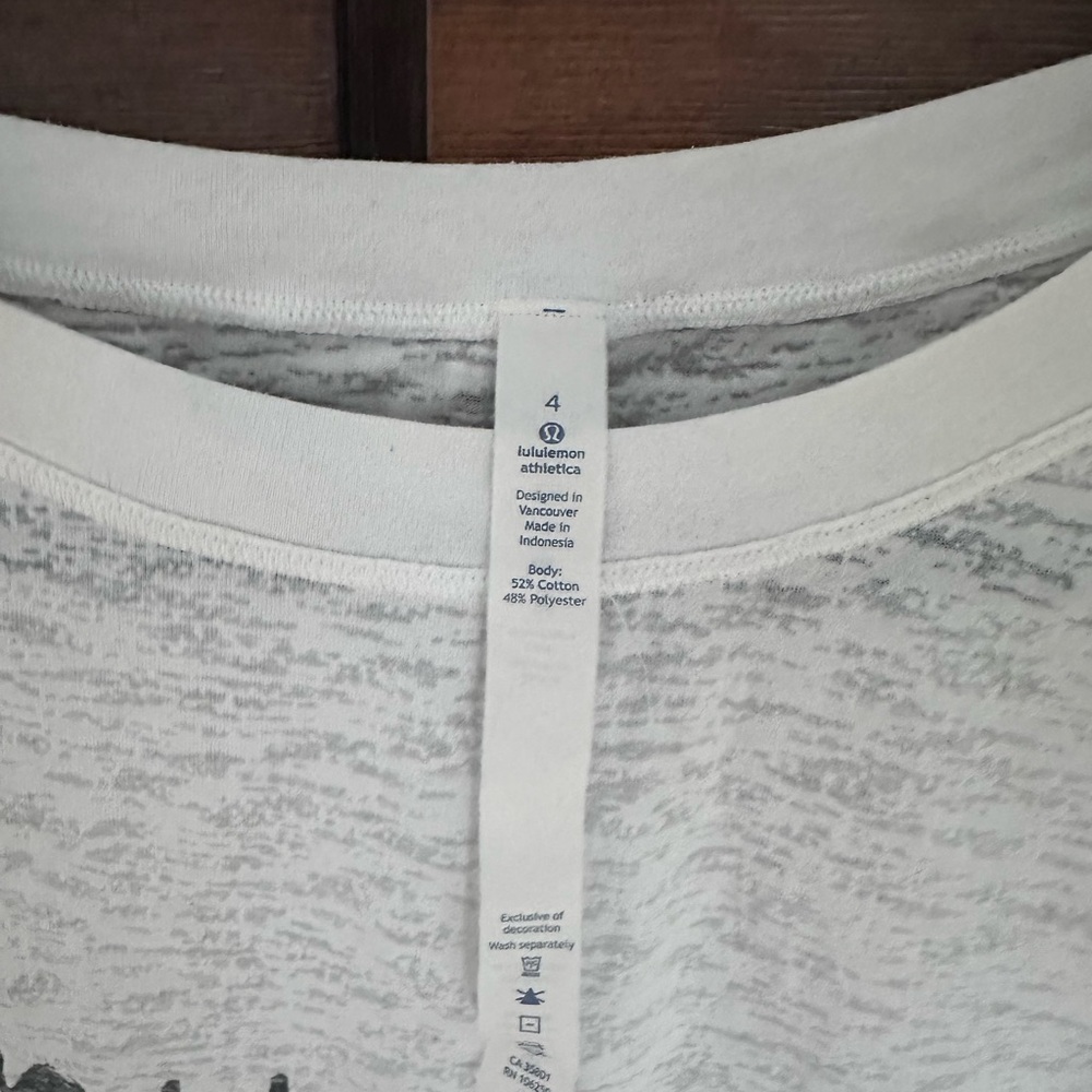 Lululemon Lightest Cropped Tee size 4 - Picture 3 of 3